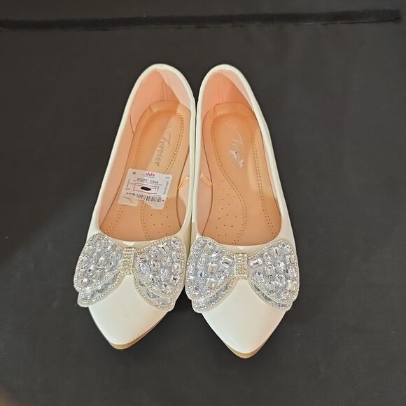 BRAND NEW FOREVER BUTTERFLY ACCENTS WOMEN'S SLIP-ON FLAT - Picture 3 of 13